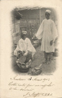 (SIERRA LEONE) - TIMINEE MAN BUYING PAP, FREETOWN - 1903 - África