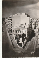 CE8  - TANGER ( MAROC ) -  UNE RUE SUR LE BOULEVARD  -  VUE AERIENNE   -  2 SCANS - Tanger