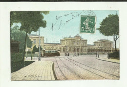 51 . REIMS . LA GARE . LE TRAMWAY A PLATE FORME . . 1909 - Reims