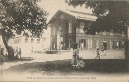 SIERRA LEONE - FREETOWN - FRONTIER POLICE QUARTERS AND THE WILBERFORCE MEMORIAL HALL - CLICHE C.F.A.O. - 1908 - Sierra Leona