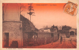 CHALAMONT (Ain) - La Gare - Train, Tramway - Tirage Orangé - Voyagé 1928 (2 Scans) Lapertât à St-Etienne 15 Rue Daguerre - Unclassified