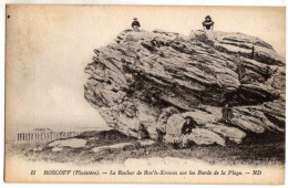 29 / ROSCOFF - Le Rocher De Roc'h-Kroum Sur Les Bords De La Plage - Roscoff