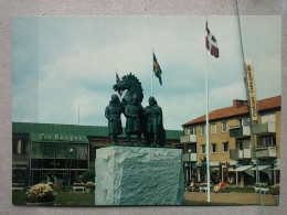 KOV 536-19 - SWEDEN, KUNGLAV, MONUMENT - Zweden