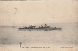 BE6 -(29) BREST - TORPILLEUR EN ROUTE POUR LA MER - 2 SCANS - Warships