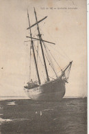 BE6 -(17) ILE DE RE - GOELETTE ECHOUEE - 2 SCANS - Sailing Vessels