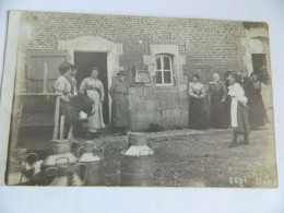 MAROILLE: PHOTO CARTE DE LA FERME DE MR PRIEZ -RUE DU MARAIS 1905 TRES ANIMEE FISTEBERGA VEC FERMIERE ET ANE - Autres & Non Classés