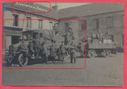 Somain Nord : Carte Photo - Camion Allemand Et Attelage Face Soldatenheim - Scène Animé Du 12.4.1918 / Guerre De 1914-18 - Autres & Non Classés