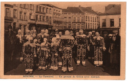 Binche.--Le Carnaval.--Un Groupe De Gilles Avec Masque - Binche