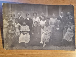 19387.  Fotografia Cartolina D'epoca Gruppo Persone In Posa Cane 1922 Italia - 14x9 - Anonieme Personen