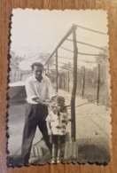 19389.  Fotografia D'epoca Uomo Con Bambino 1956 Italia - 8,5x5,5 - Geïdentificeerde Personen
