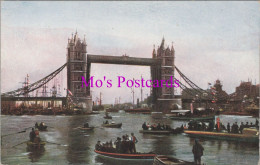 London Postcard - Boats At Tower Bridge  DZ240 - Otros & Sin Clasificación
