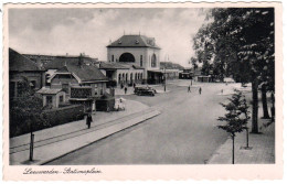 NL, Leeuwarden Stationsplein M. Oldtimern, Ungebr. Bahnhof Sw-AK  - Sonstige & Ohne Zuordnung