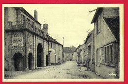 70 - BUCEY-LES-GY +++ Lavoir Et Hôtel De Ville +++ - Altri & Non Classificati