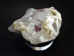 Cinnabar With Quartz On Dolomite (4.5 X 3.5 X 2.5 Cm ) Wanshan Quarry - Tongren - Guizhou - China - Minerales