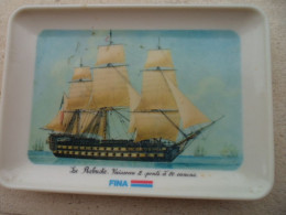 Ramasse Monais  Pub  Fina  Le Robuste Vaisseau 2 Ponts A 80 Canonns  15  X 10.5 Cm - Altri & Non Classificati