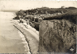 AULT - LA PLAGE VUE DES FALAISES - Ault