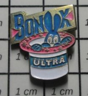 816B Pin's Pins / Beau Et Rare / THEME : MARQUES / LESSIVE BONUX ULTRA CHAPEAU MAGICIEN LAPIN BLEU - Marques