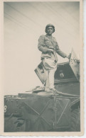 Photo Soldat Français Sur Son Blindé Années 30 - War, Military