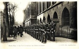 1847 -  PARIS  VECU  -  LA GARDE MONTANTE  AU  PALAIS  DE  JUSTICE    Circulée En 1905 Dos Séparé - Artisanry In Paris