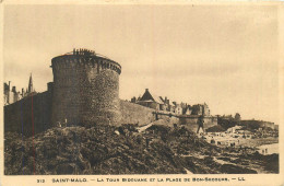 28.04.2024 - B -  313. SAINT MALO - La Tour Bidouane Et La Plage De Bon Secours - Saint Malo