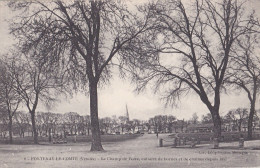 8 FONTENAY LE COMTE                           Le Champ De Foire - Fontenay Le Comte