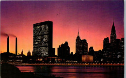 49922 - USA - New York City , Twilight View Mid Manhatten Skyline - Gelaufen 1962 - Altri & Non Classificati