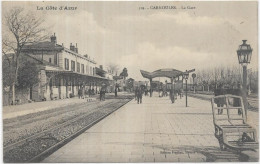 D 83.  CARNOULES.  LA GARE.  CARTE ECRITE - Andere & Zonder Classificatie