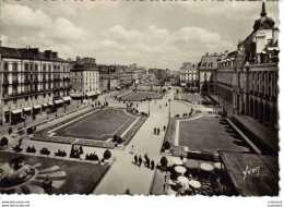 35 RENNES N°3209 Vue D'ensemble Jardins Sur La Vilaine VOIR 2 ZOOMS Hotchkiss ? PUB CINZANO PRISUNIC BUS Ancien - Rennes