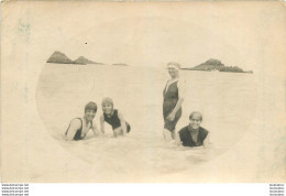 CARTE PHOTO BAIGNEUSES ENVOYEE D'ILLE ET VILAINE EN 1921 FEMMES EN MAILLOTS DE BAIN - Andere & Zonder Classificatie