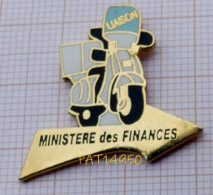 PAT14950 MINISTERE DES FINANCES SCOOTER De LIAISON COURRIER En Version EGF - Administration