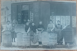 LIVREURS DENEUVILLE PATOUILLARD POREAUX BOULANGERIE PATISSSERIE PARIS MÉTIER MAGASIN DEVANTURE CARTE PHOTO - Other & Unclassified