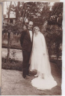 Carte Photo Couple De Jeune Mariés Circa 1930     Réf 29956 - Personnes Anonymes