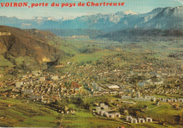 DE 15 -(38) VOIRON  -  LA VILLE ET LES MONTAGNES DE CHARTREUSE  - CARTE COULEURS  -  2 SCANS - Voiron