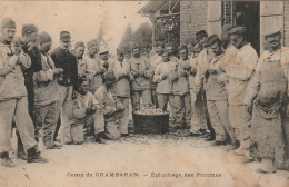 DE 16 -(38) CAMP DE CHAMBARAN - EPLUCHAGE DES POMMES  - SOLDATS   - 2 SCANS - Other & Unclassified
