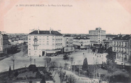 Issy Les Moulineaux -  Place Republique -  CPA °J - Issy Les Moulineaux