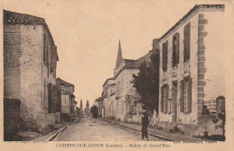 DE 18 -(40) CAZERES SUR ADOUR  -  MAIRIE ET GRAND RUE  -  TAMPON MILITAIRE  - 2 SCANS - Sonstige & Ohne Zuordnung