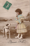 DE 1  - " BONNE FETE " -  FILLETTE AVEC CHIEN DECOR CHAMPETRE -  2 SCANS - Autres & Non Classés