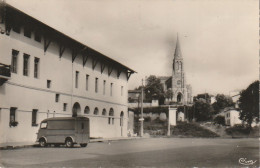 DE 19 -(40) TARTAS  -  L ' HOTEL DE VILLE ET LE CLOCHER -  FOURGONNETTE  - 2 SCANS - Tartas