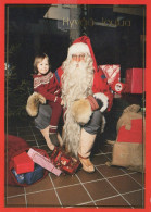 SANTA CLAUS CHILDREN CHRISTMAS Holidays Vintage Postcard CPSM #PAK371.GB - Santa Claus