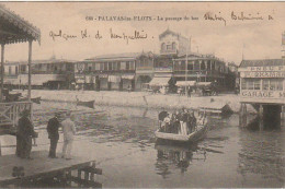 DE 5 -(35) PALAVAS LES FLOTS  -  LE PASSAGE DU BAC  - ANIMATION -  PASSAGERS  - 2 SCANS - Palavas Les Flots