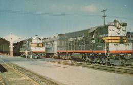 Transport FERROVIAIRE Vintage Carte Postale CPSMF #PAA469.FR - Trenes