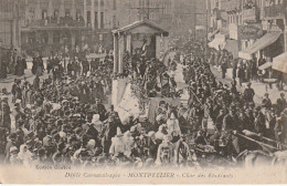 DE 7 -(34) MONTPELLIER  - DEFILE CARNAVALESQUE  -  CHAR DES ETUDIANTS - ANIMATION  -   2 SCANS - Montpellier