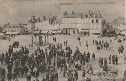 DE 10 -(36) ISSOUDUN  - LE MARCHE AUX GRAINS  - PAYSANS , CHALANDS -  CARRIOLE A CHEVAL   -   2 SCANS - Issoudun