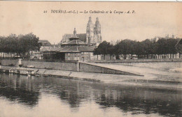 DE 12 -(37) TOURS  - LA CATHEDRALE ET LE CIRQUE  - BATEAU LAVOIR -  2 SCANS - Tours