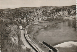 EP 14 -(46) LA VALLEE DU LOT ET LE BOURG DE VERS - VUE GENERALE - VOIE FERREE -  2 SCANS - Andere & Zonder Classificatie