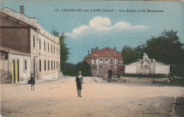 EP 2 -(42) CHAZELLES SUR LYON  - LES ECOLES ET LE MONUMENT - ANIMATION - CARTE COLORISEE  - 2 SCANS - Other & Unclassified