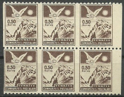 Turkey; 1954 "0.50 Kurus" Postage Stamp ERROR "Partially Imperf." - Ungebraucht