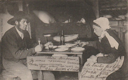 EP 5 - INTERIEUR D' AUVERGNE  -  COUPLE  AU MOMENT DU REPAS - PHOT. PARRY , AURILLAC   -  2 SCANS - Personajes