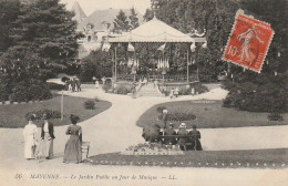 FI 2 -(53) MAYENNE  -   LE JARDIN PUBLIC UN JOUR DE MUSIQUE - KIOSQUE - ANIMATION -  2 SCANS - Mayenne