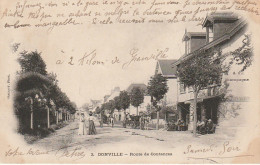 EP 21 -(50) DONVILLE  -  ROUTE DE COUTANCES  -  HOTEL MEQUIN  -  ANIMATION - ATTELAGES  - 2 SCANS - Other & Unclassified
